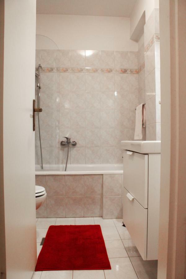 Sunny Corner In City Center With Free Parking Apartment Пула Екстериор снимка