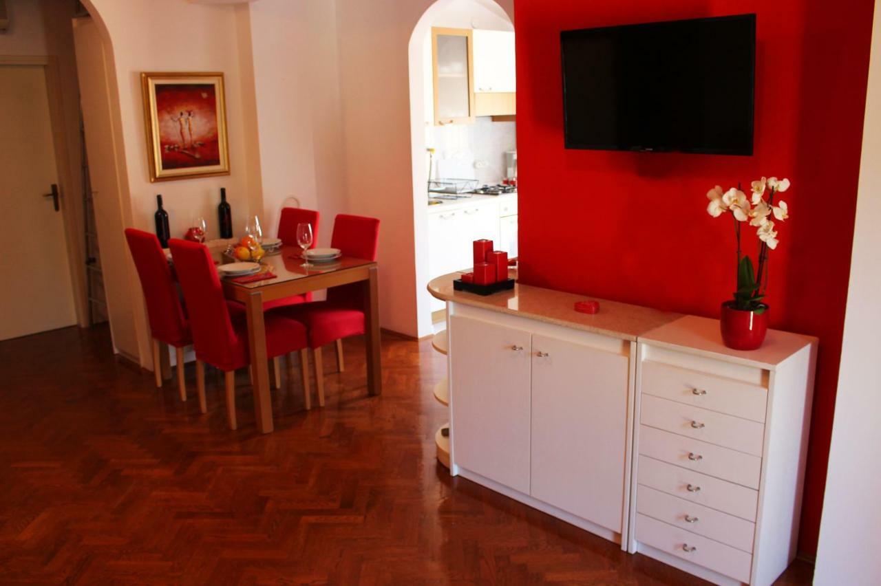 Sunny Corner In City Center With Free Parking Apartment Пула Екстериор снимка